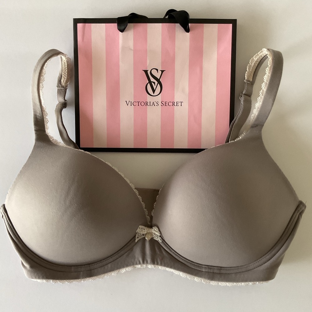Victorias Secret Body By Victoria Wireless Bra Size 34D